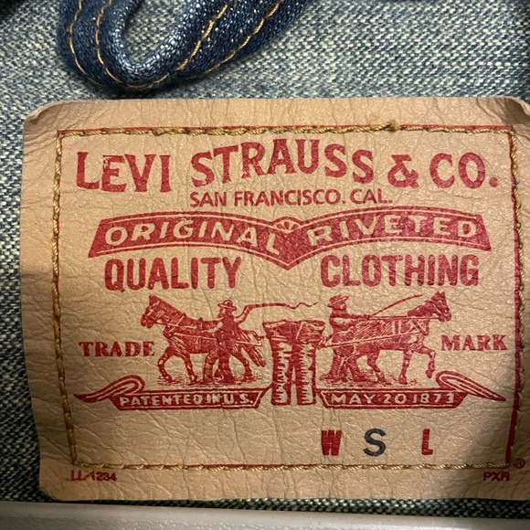 Levi's Classic Blue Denim Trucker Jacket - Picture 3 of 6